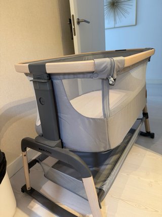 Cuna colecho gris, sin usar, precio en tienda 260€