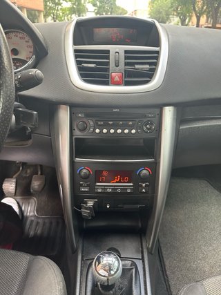 Peugeot 207 2010
