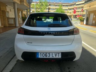 Peugeot 208  - 2021 pegatina c 130.000 klm