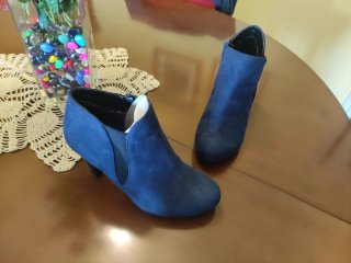 Botines ante tacón azul marino talla 38
