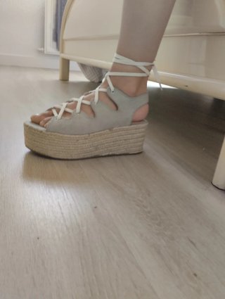 Sandalias acordonadas