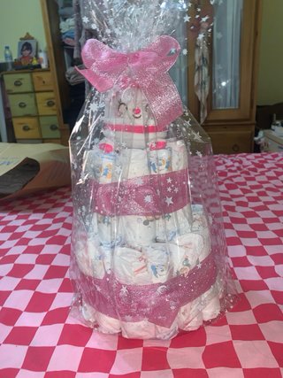 Tarta de pañales y detalles para bebé