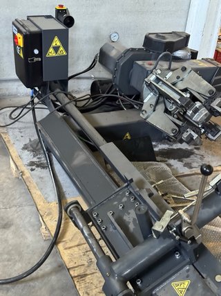 Desmontadora de neumáticos industrial