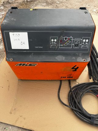 Cargador Baterías Industrial MIC 24V 50A