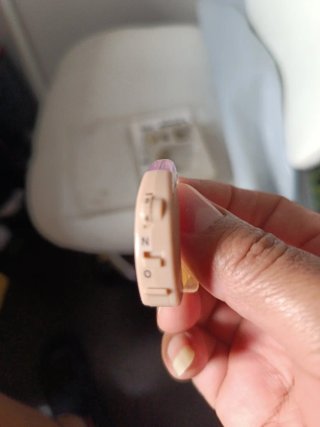Amplificador de sonido MEDCA rosa y dorado