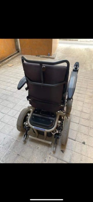 Silla de ruedas eléctrica. Modelo vermeiren forest
