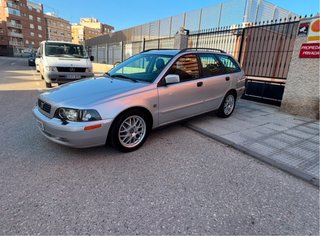 Volvo V40 2004