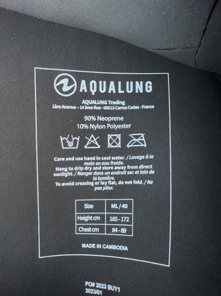 Traje de neopreno Aqualung con capucha