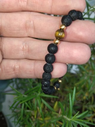 Pulsera Ojo de Tigre y roca volcánica