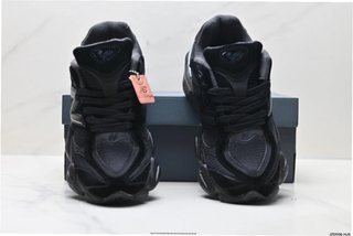 New Balance 9060 Triple Black Talla 37