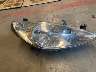 Faro Peugeot 307