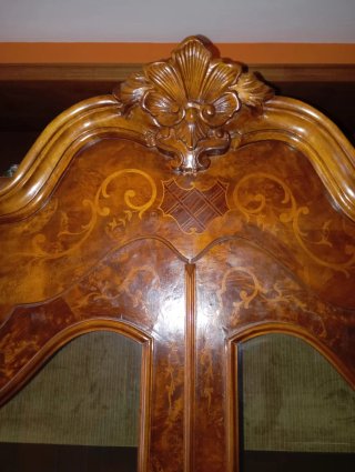 Mueble vitrina, clásico