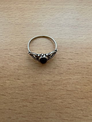 Anillo de Plata con Piedra Negra Ovalada
