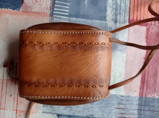 Bolso de cuero artesanal