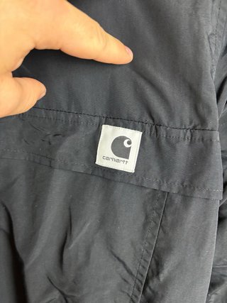 Chaqueta Carhartt Negra con Capucha