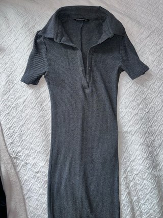 Vestido largo gris Stradivarius