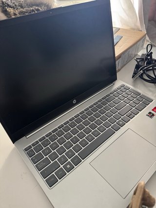 Portátil HP 15-fc0154ns Plata (1 mes uso)