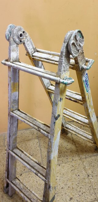 ESCALERA 14 PELDAÑOS EXTENSIBLE