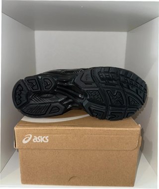 ASICS Gel-Kayano 14 Talla 42 Negro