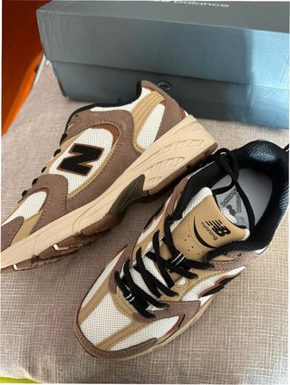 New Balance 530 Talla 39.5 Beige Marrón