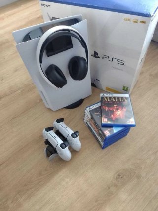 PS5 + 2 mandos + auriculares + 7 juegos