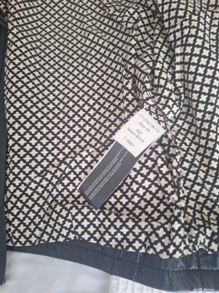 Chaqueta corta piel tachuelas T.34