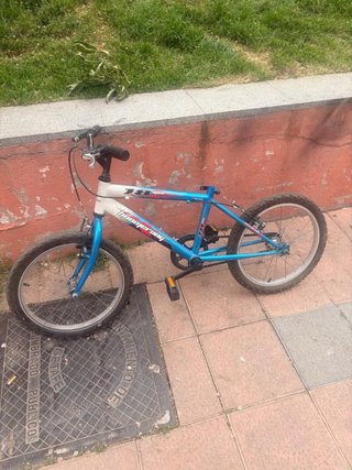 Bicicleta infantil azul