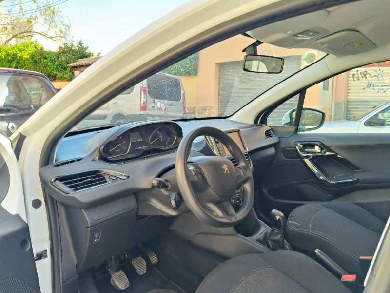Peugeot 208 2019 - foto 1