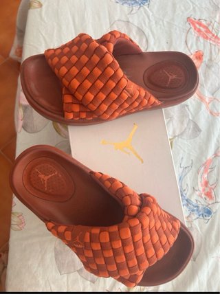 Sandalias Jordan Marrón y Naranja