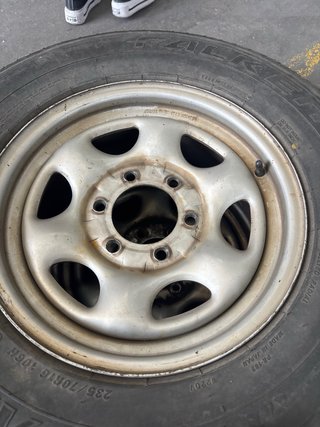 Llantas con neumáticos Landair 235/70R16 106A 4x4