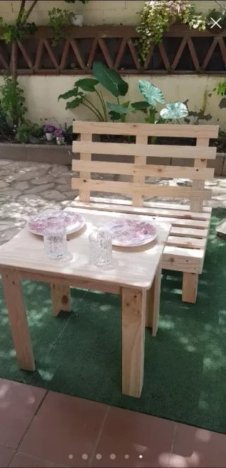 Sofá de madera rústico