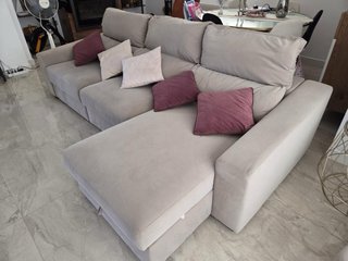 Sofá modular beige y morado