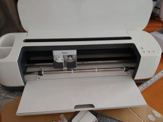 Cricut Maker con accesorios,