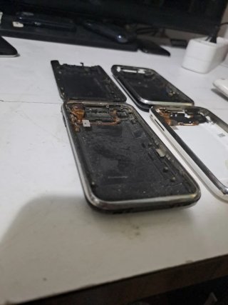 Lotto 4 iPhone 3GS scocca (neri e bianchi)