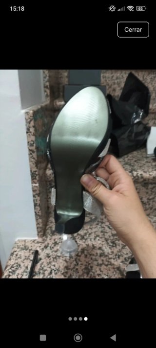 Sandalias de tacón plateadas y negras