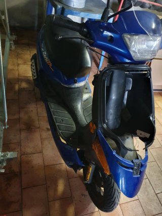 Peugeot Zenith50 scooter incidentato