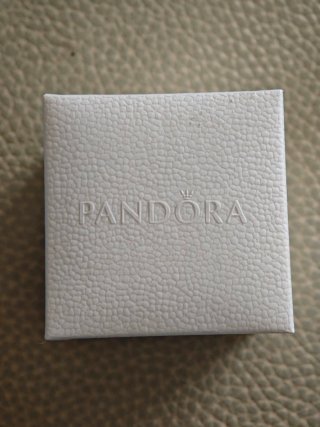 Charm Pandora Zorro y conejo.
