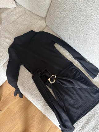 Vestido negro Shein con cinturón