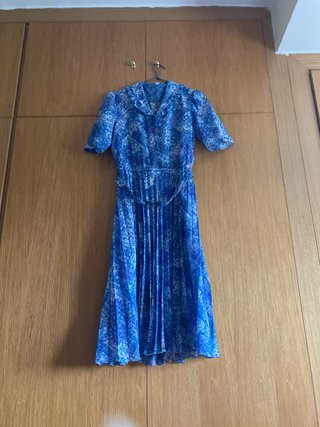 Vestido azul y blanco estampado