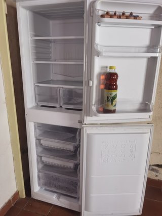 Nevera Frigorífico combi Indesit