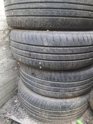 4 Ruedas 4 pernos 185/60 r15 88H