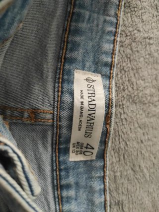 Shorts vaqueros Stradivarius D85