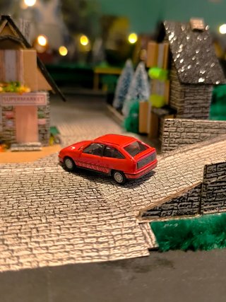 OPEL KADETT GSI LLANTAS BBS ROJO 1/87 MARCA HERPA