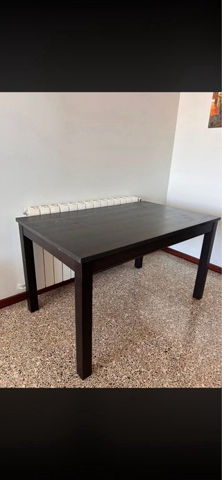 Se vende mesa y 2 sillas