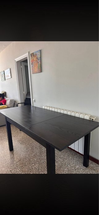 Se vende mesa y 2 sillas