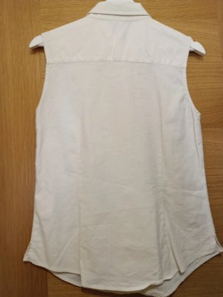 Camisa sin mangas blanca