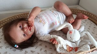 Preciosa bebé reborn