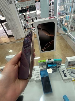 Apple IPhone 16 Pro 256GB Dorado Semi Nuevo