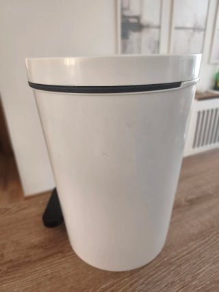 Cubo de basura El Corte Inglés 8L con pedal