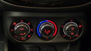 Opel Corsa 1.4 Gasolina / Gas distintivo Eco